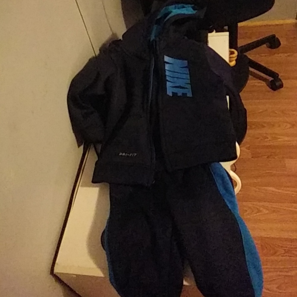Nike sweatsuit